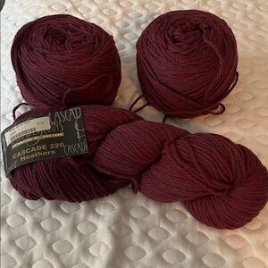 Cascade 220 Heathers Deep Burgundy.